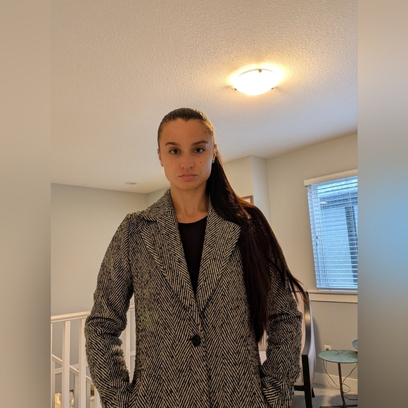 Single Button Herringbone Wool Coat - Picture 7 of 10